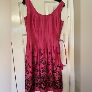 Kay Unger never worn, show room dress, size 4-6. Gorgeous fit. One of a kind!